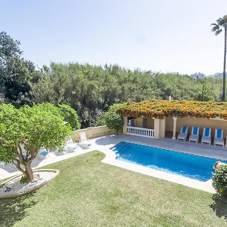 ヴィラ Marvelous Mansion With Pool In M26 *